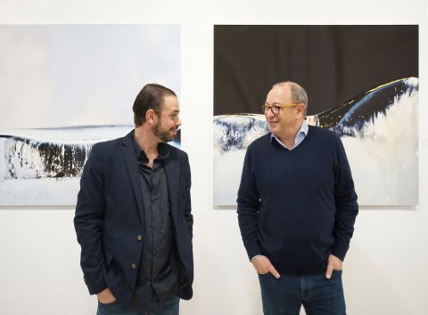A sinistra Romain Claris, a destra Nicolas Claris, al vernissage di «Un ciel dans une fleur sauvage» (20 gennaio 2023)